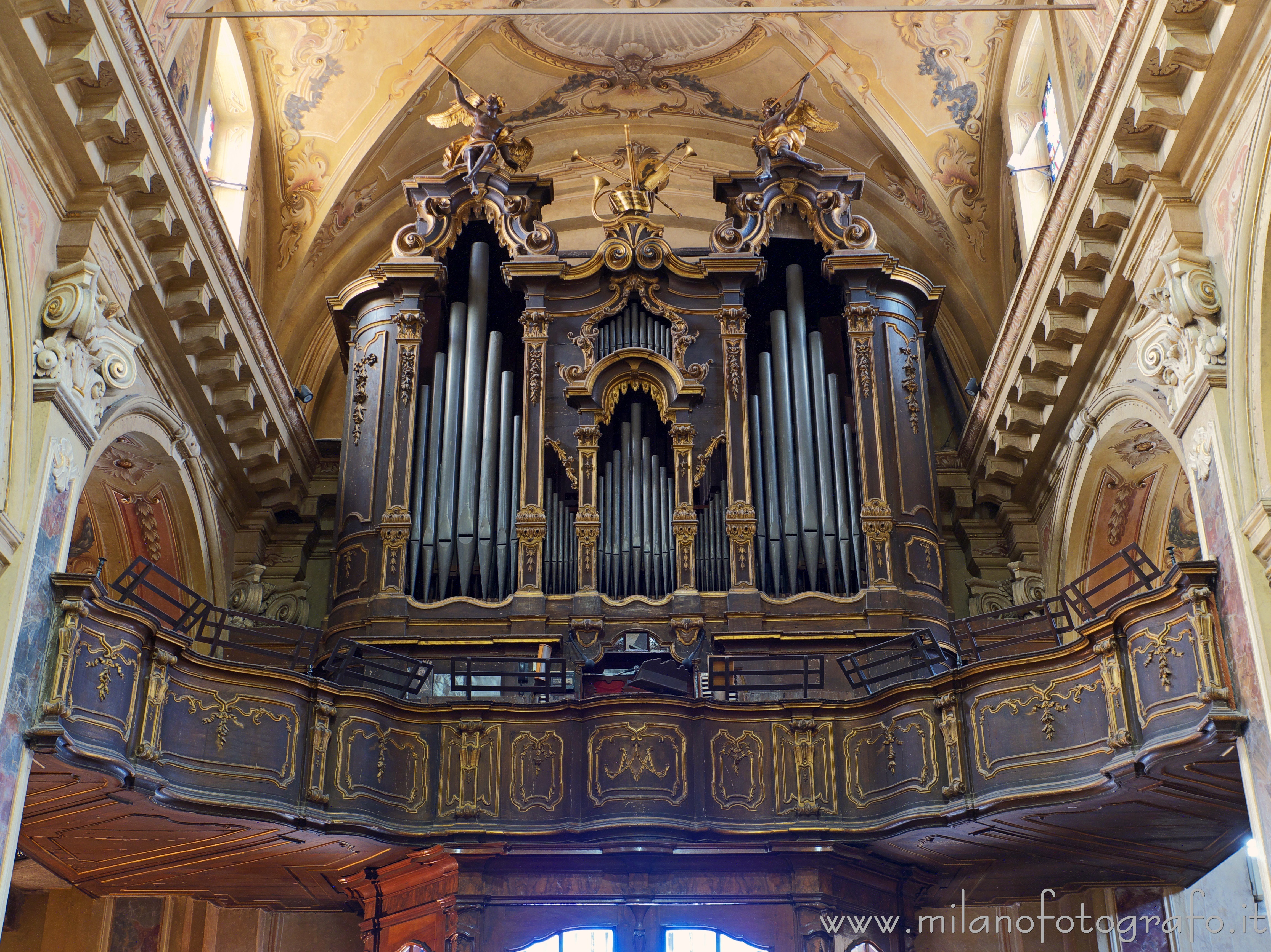 Vimercate (Monza e Brianza) - Organo e cantoria nel Santuario della Beata Vergine del Rosario